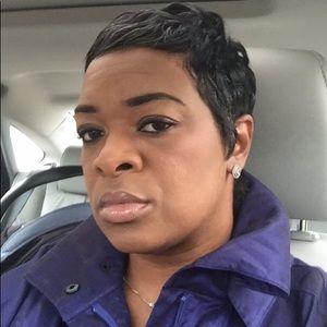 Meet your Posher, Lonya